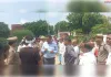 पुल निर्माण के दौरान खोदे गए गड्ढे में डूबने से दो मासूमों की मौत, कमिश्नर व डीएम ने परिजनों से मिलकर जताई शोक संवेदना