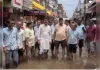 नैनी बाजार के व्यापारियों ने अपने ही सरकार के विरुद्धजोनल अधिकारी का किया घेराव।मेयर बने शो पीस।