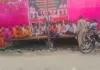 सड़क निर्माण की मांग को लेकर किसानों का धरना चौथे दिन भी जारी