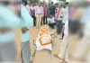 घर के दरवाजे में उतरा करंट, अधेड़ की दर्दनाक मौत; दो बेटों बबलू और छोटू के सिर से उठा पिता का साया