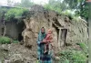 बरसात में कच्चा मकान गिरा, आवास के लिए गरीब परिवार की गुहार