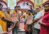ऑपरेशन सिंदूर की तर्ज पर बनाने वाले कारीगरों व लाइट के कारीगरों का हनुमान मंदिर समिति ने किया सम्मानित