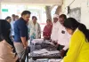 डीएम ने मतदाता पंजीकरण कैंपों का किया  निरीक्षण