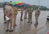 खनन बैरियर से बचने के लिए हाईवे पर खड़े किए ट्रक, 32 पर मुकदमा दर्ज