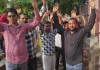 गोरखपुर ग़ोला के वार्ड-6 की मुख्य सड़क पर बह रहा नाबदान का पानी, लोगों की बढ़ी परेशानी