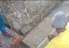 मानक के विपरीत बन रहा प्राथमिक विद्यालय, ग्रामीणों ने लगाया घटिया सामग्री के इस्तेमाल का आरोप