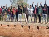 पुरनपुर अधूरी पुलिया छोड़ ठेकेदार गायब, नाराज लोगों ने किया प्रदर्शन