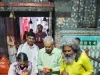 गोंडा के मंडला आयुक्त योगेश्वर राम मिश्र ने लोधेश्वर शिवलिंग पर किया जलाभिषेक