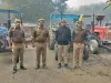 कुशीनगर : खनन अधिकारी ने खदान में पकड़ा तीन बालू लदी ट्राली को किया सीज