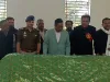 डीएम एसपी ने बलिदान दिवस पर शहीद अशफ़ाक उल्ला खां की मजार पर पहुंचकर की चादरपोशी