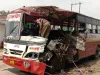 गोंडा बलरामपुर राजमार्ग  पर इटियाथोक कस्बे के पास अनियंत्रित रोडवेज गन्ना लदे ट्रैक्टर ट्राला से भिड़ी,चार गंभीर 