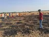 आग लगने से लगभग एक दर्जन किसानों की तैयार खड़ी गेहूं की फसल जलकर राख