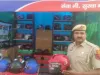 दिल्ली पुलिस के हवलदार ने मधुबन चौंक पर खोला पहला हेल्मेट बैंक