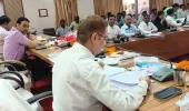 नवीन व्यवस्था अन्तर्गत सी0एम0 डैशबोर्ड के माध्यम से जिलाधिकारी ने की विकास कार्यों की समीक्षा बैठक