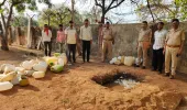 ऑपरेशन दहन के तहत कार्यवाही , बभनी पुलिस द्वारा 62 अभियोगों से संबंधित 693 लीटर अवैध देशी शराब दहन
