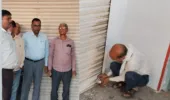 गोरखपुर ग़ोला में सरकारी पाठशाला की जमीन पर अवैध दुकान सील, प्रशासन की सख्त कार्रवाई से मचा हड़कंप