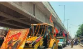 घाटमपुर में निकली 10किमी‌ लंबी महाराणा प्रताप रैली, बुलडोजर पर सजी तस्वीर