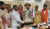जिलाधिकारी चर्चित गौड़ का  पारंपरिक सम्मान के साथ अभिनंदन, जनहित मुद्दों पर  विशेष चर्चा