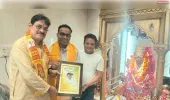 बरेली रत्न से सम्मानित हुए डॉ हरिप्रसाद मौर्य, खुशी जताई