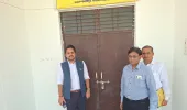 जिलाधिकारी  ने ई0वी0एम0 व वी0वी0 पैट गोदाम कक्ष का सी0सी0टी0वी0 के माध्यम से लिये जायजा, सम्बन्धित को दिये आवश्यक दिशा-निर्देश