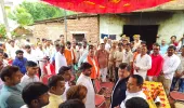 मुकेश हत्याकांड :  पीड़ित परिवार से मिले नगर विकास राज्यमंत्री मंत्री, 1 लाख की आर्थिक मदद की, कहा दोषियों पर होगी कठोर कार्रवाई