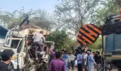 नवाबगंज टोल प्लाजा के पास भीषण सड़क हादसा, डंपर चालक की मौत, तीन गंभीर घायल