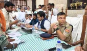 सम्पूर्ण समाधान दिवस में प्रथम आगमन पर शिकायतकर्ताओ की  उमड़ी हुजूम