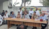 ग्राम चौपाल में जिलाधिकारी व पुलिस अधीक्षक ने सुनी जनसमस्याएं, अधिकारियों को दिए त्वरित समाधान के निर्देश