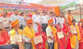 मुख्यमंत्री सामूहिक विवाह कार्यक्रम में बंधे नवजीवन के पवित्र बंधन, सांसद डॉ. विनोद बिंद ने दी शुभकामनाएं।
