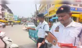 यातायात पुलिस ने चलाया सड़क सुरक्षा जागरूकता अभियान