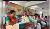 बूथ सम्मेलन मे गर्जी आगरा की मेयर दिवाकर कुशवाहा बूथ अध्यक्षों को किया सबोधित