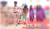 वन महोत्सव के समापन दिवस पर डीएम अमेठी, एसपी अमेठी व सीडीओ द्वारा नवीन पुलिस लाइन्स गौरीगंज में किया गया वृक्षारोपण 