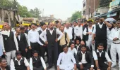 जंतर-मंतर पर छात्रों द्वारा आंदोलन के समर्थन में तहसील फूलपुर,के अधिवक्ताओं ने किया चक्का जाम।