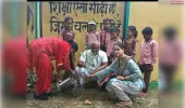 समाज सेवी पीके तिवारी ने प्राथमिक विद्यालय पहुंच कर किया वृक्षारोपण 