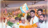 इलाहाबाद विश्वविद्यालय के पूर्व छात्र नेता रजनीश सिंह 'रिशु' समर्थकों संग कांग्रेस में शामिल।