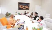 गोरखपुर ख़जनी वैभव वर्मा हत्याकांड: में आरोपियों की अवैध संपत्ति पर कार्रवाई की मांग, उत्तर प्रदेश मुख्यमंत्री से  मिला पीड़ित परिवार