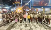 बड़े पर्दे पर वीरता की गाथा देख भावविभोर हुए बच्चे, गूंजा ‘राष्ट्र प्रथम’ का भाव
