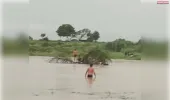 तालाब में डूब रहे दो किशोरों की बची जान