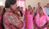 बाल विकास परियोजना होलागढ़ में SAM एवं MAM बच्चे एवं उनके अभिभावकों से पोषण के संबंध में सीडीओ ने की चर्चा।