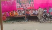 सड़क निर्माण की मांग को लेकर किसानों का धरना चौथे दिन भी जारी