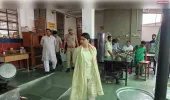 जिलाधिकारी ने जवाहर नवोदय विद्यालय का किया निरीक्षण, विद्यार्थियों को उज्ज्वल भविष्य के लिए कठिन परिश्रम एवं अनुशासन का पालन करने हेतु किया प्रेरित