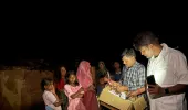 बाढ़ प्रभावित ग्राम बेलवनिया में चिकित्सा शिविर लगाकर वितरित की गई आवश्यक दवाएं