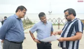 जिलाधिकारी ने सलोरी कछार पहुंचकर बढ़ रहे जलस्तर का जायजा लिया