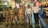 दुर्गा पूजा दशहरा को लेकर प्रशासन अलर्ट, डीएम-एसएसपी ने किया पैदल ग्रस्त