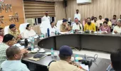 मेंआगामी दुर्गा पूजा, दशहरा, छठ पुजॉ एवं दीपावली त्यौहार शांतिपूर्ण वातावरण में मनाने के लिए जिलाधिकारी अध्यक्षता में बैठक 