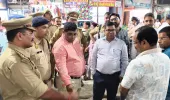 बस्ती जिले में जगह-जगह दुर्गा प्रतिमा के पंडाल का मुख्य राजस्व अधिकारी कीर्ति प्रकाश भारती ने किया निरीक्षण