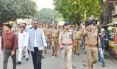 त्योहारों को लेकर टूण्डला में सड़क पर उतरे डीआईजी, डीएम और एसएसपी, पैदल गश्त कर परखी सुरक्षा व्यवस्था