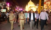 दुर्गा पूजा पर सुरक्षा व्यवस्था को लेकर प्रशासन अलर्ट, डीएम एवं एसपी ने किया पैदल मार्च कर लिया जायजा