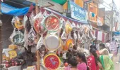 करवाचौथ को लेकर नैनी के बाजारों में बढ़ी रौनक