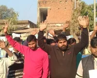 दरोगा जितेन्द्र सिंह रघुवंशी की दबंगई से देवरिया बाजार में दहशत 